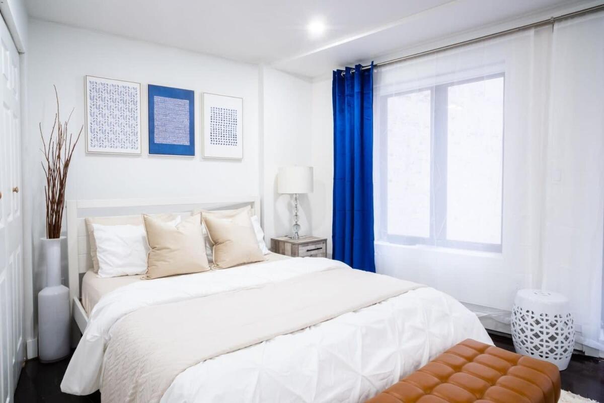 809-3b With A Balcony By Columbus Circle Appartement