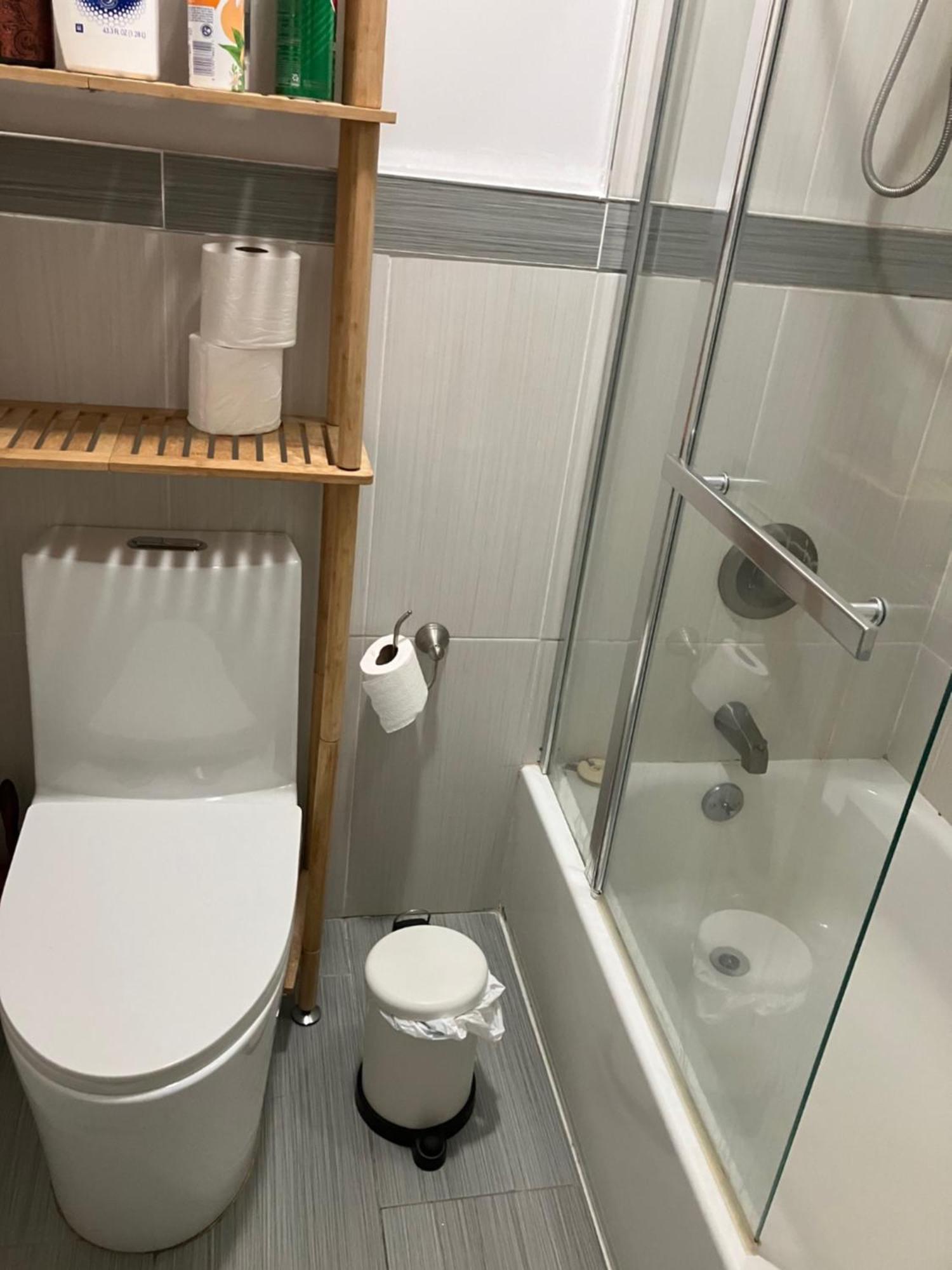 One Bedroom, Nyc 45 Min By Subway , Brooklyn, Brighton Apartment New York