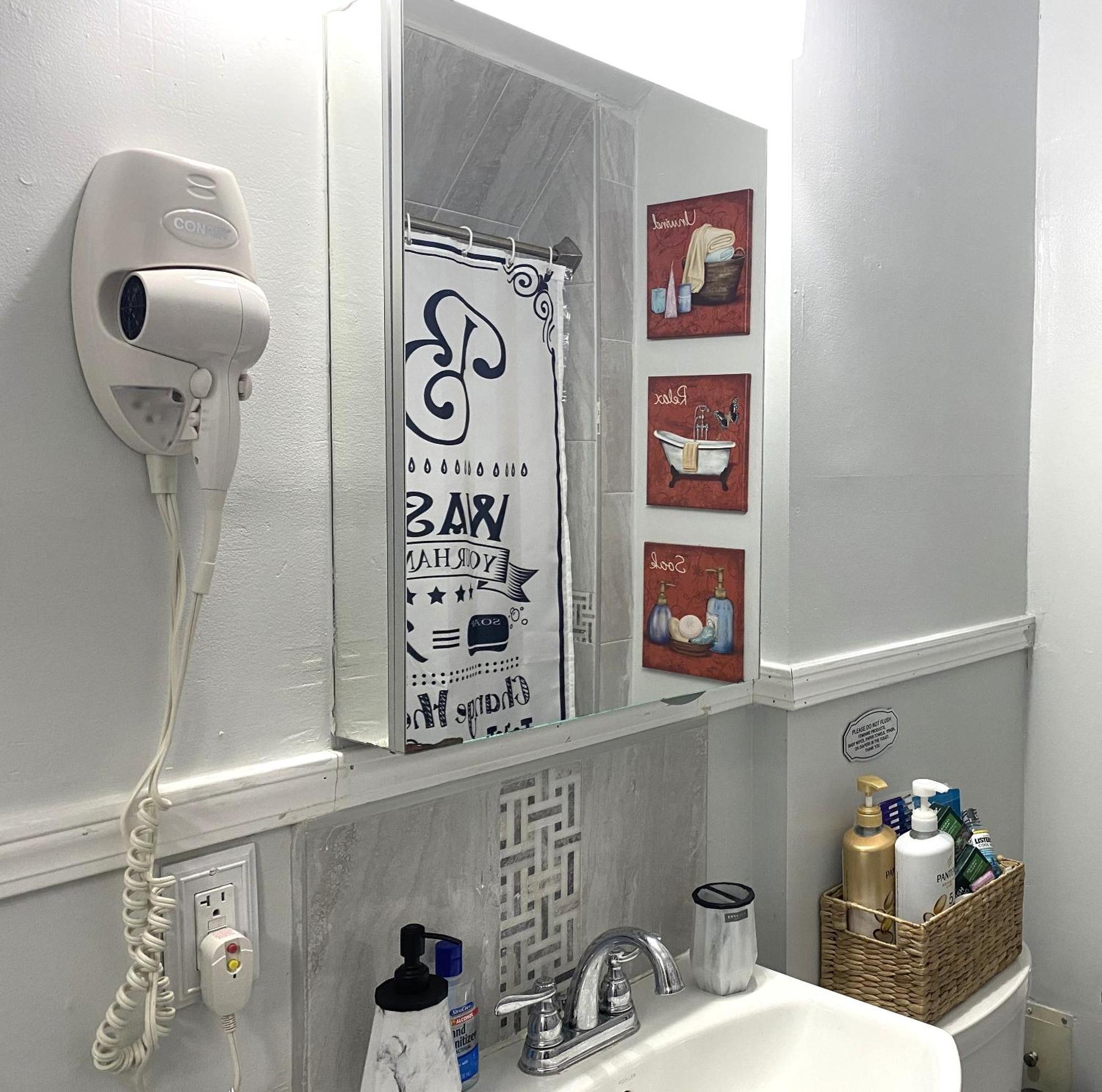 Nyc Cozy Private Bedroom With Free Parking & Near Subway - Business & Tourists *