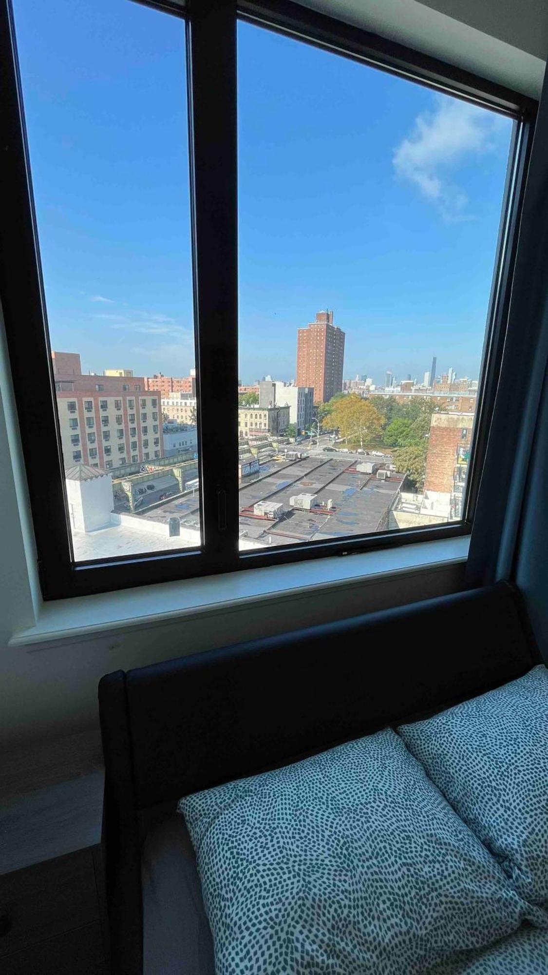 Apartment Peaceful Quiet Spacious New Modern Penthouse 3-bedroom With A Balcony New York