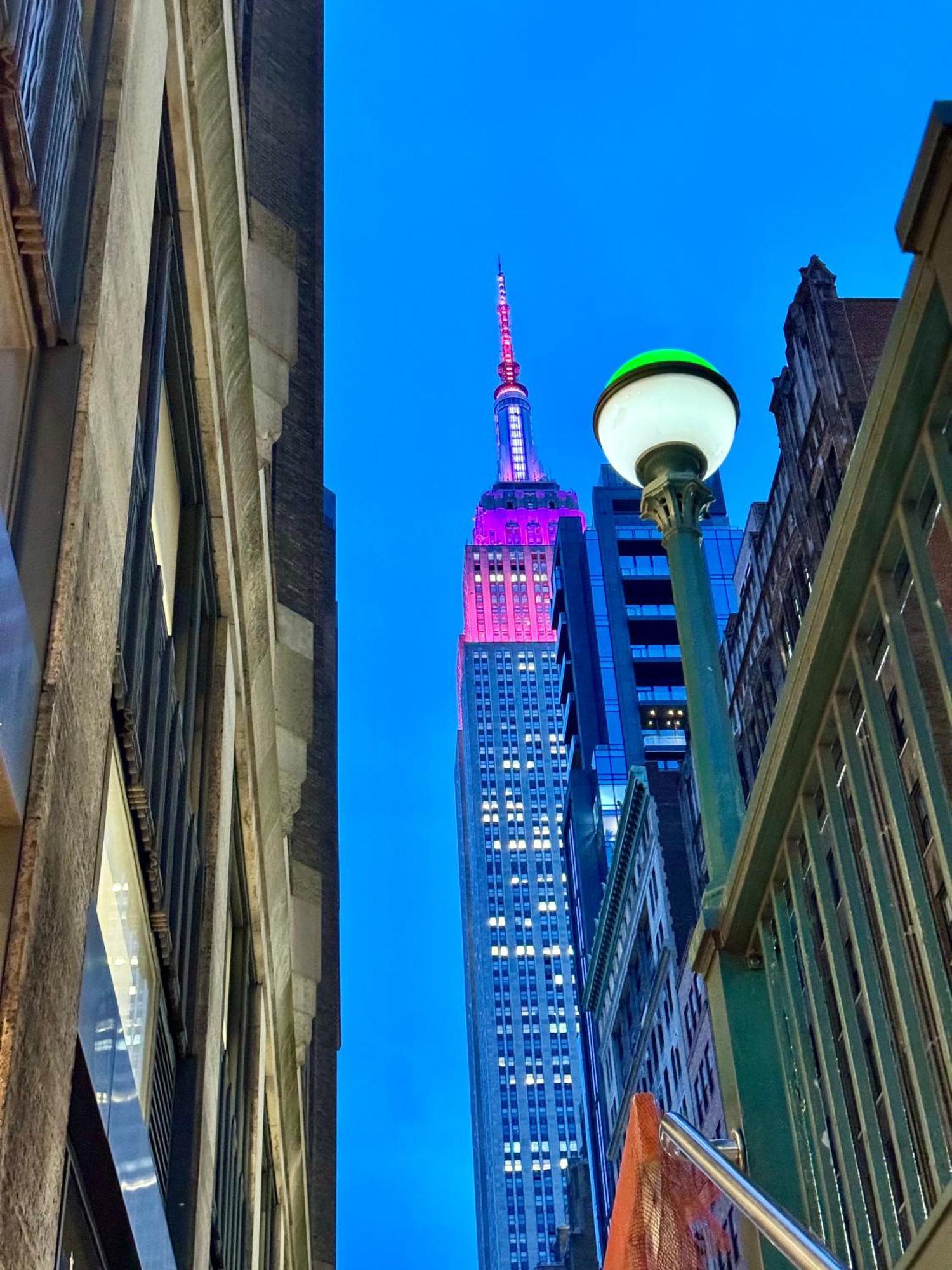 Midtown Park Ave Charming Chrysler View Corner Apartment *