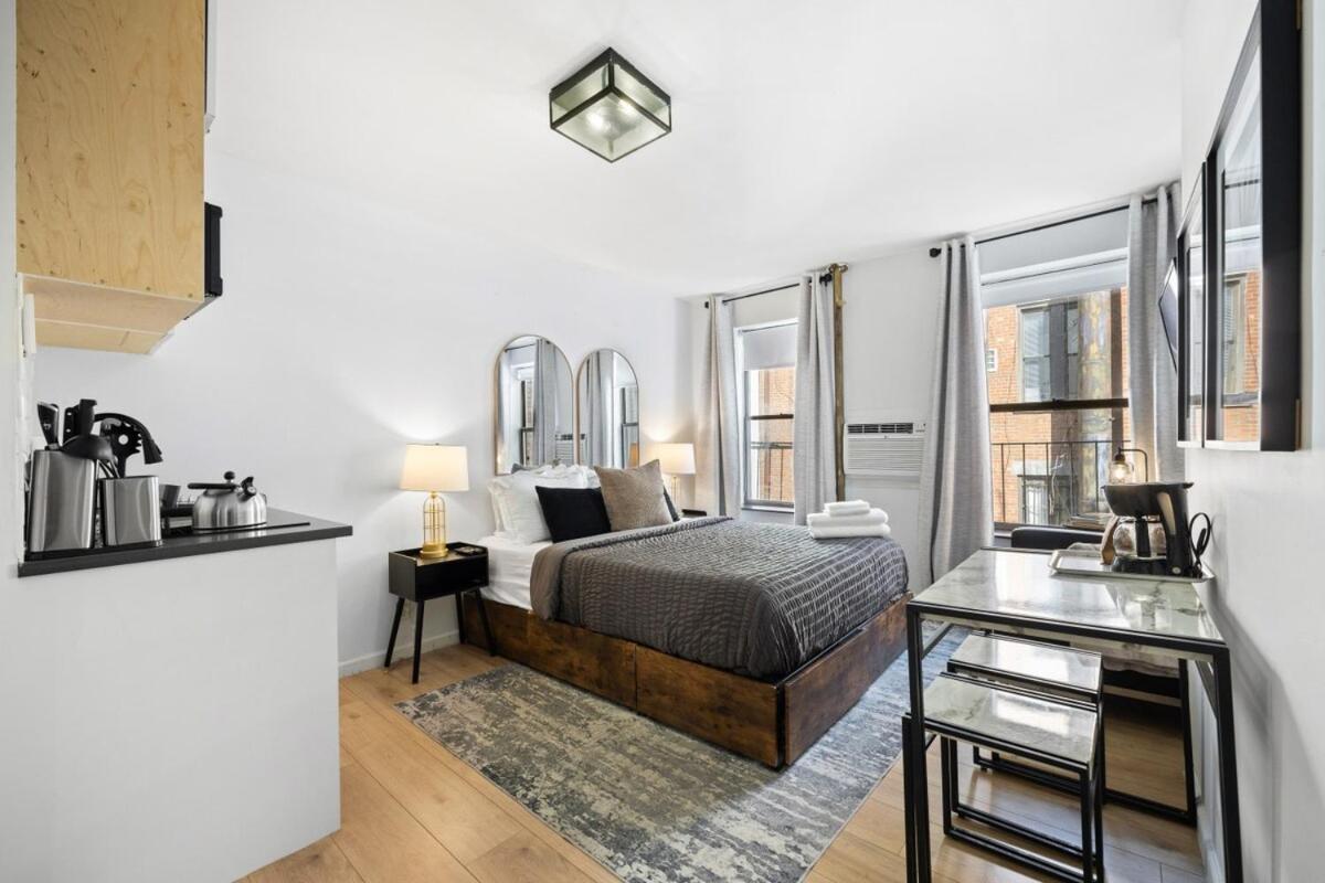 Midtown - Walking Distance To Times Square Apartment *