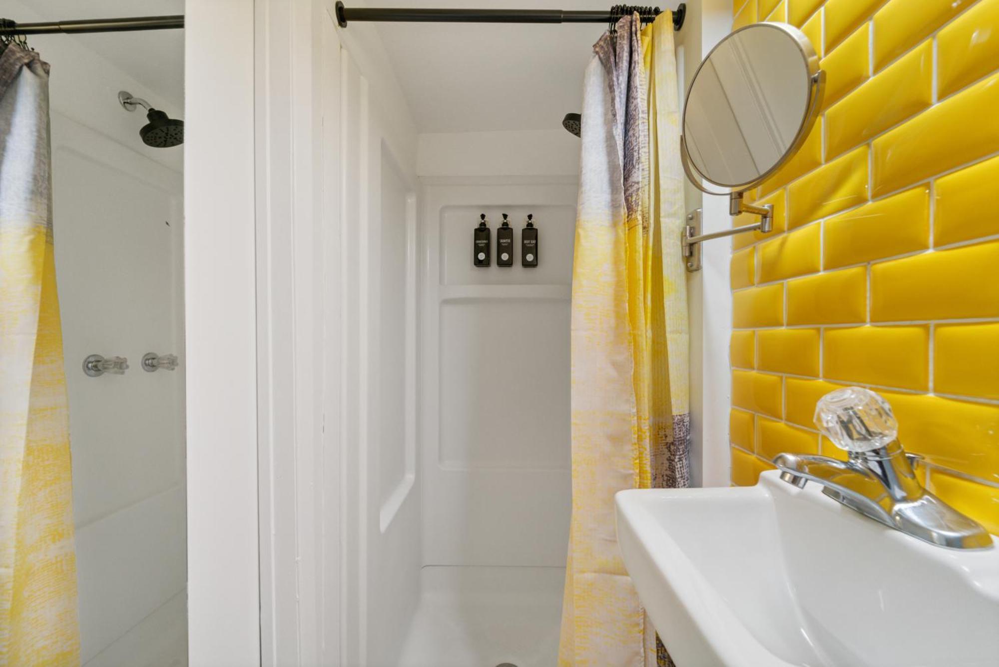 Apartment Tripoli Artisan Lofts - Designer Bushwick Lofts With Rooftop Terrace