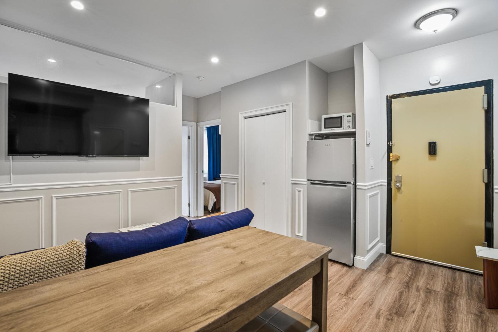 2bd Urban Ease In Lower East Side Apartment New York