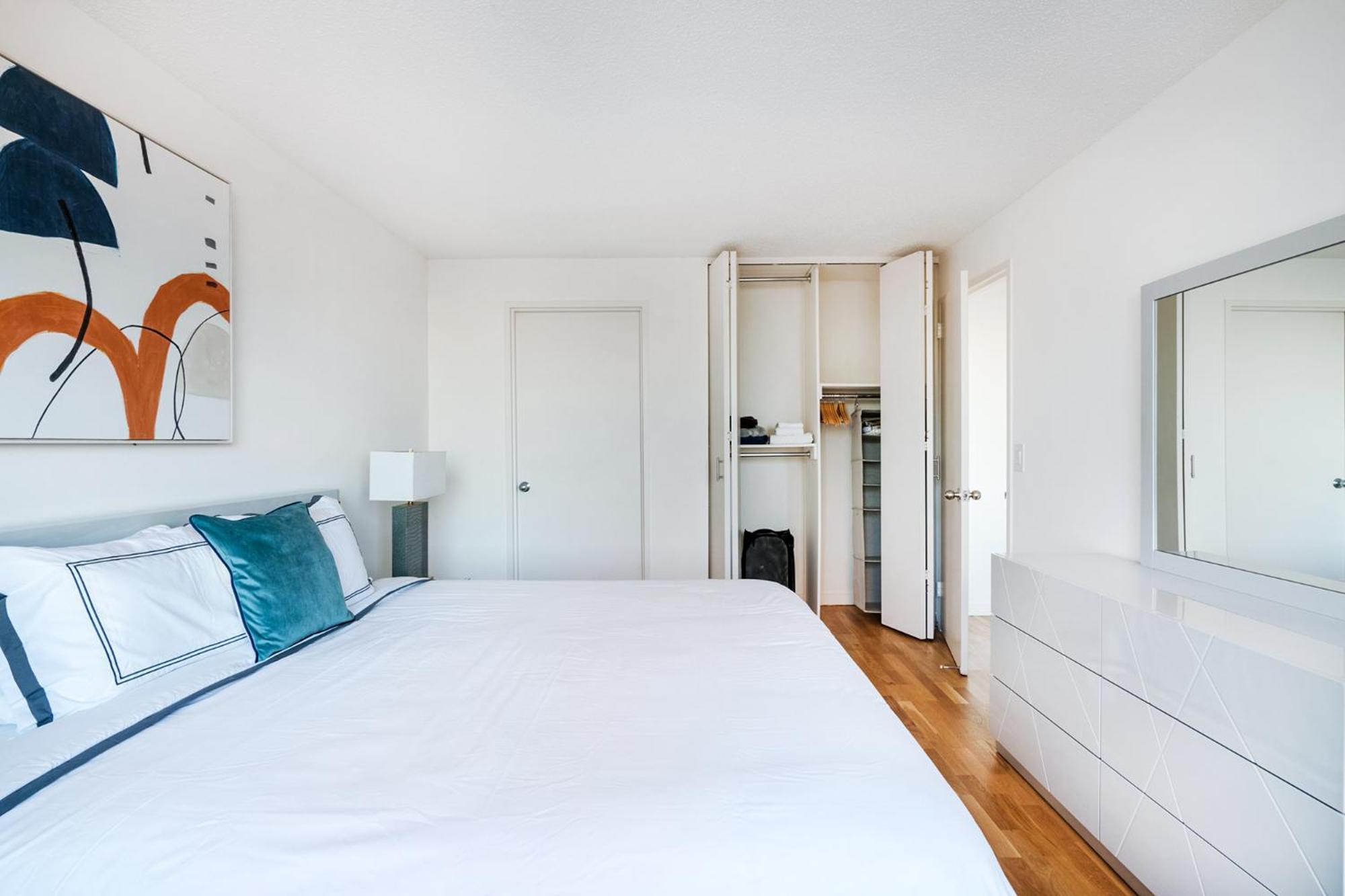 Apartment Luxury 2 Bed 2 Bath Unit In Prime Location Of Nyc New York