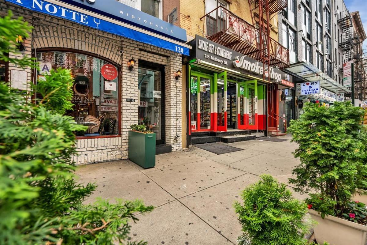 Soho Designer 2br W Balcony Apartment New York