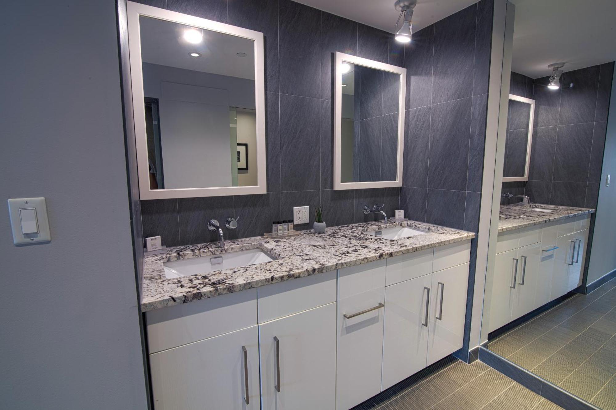Edison Times Square Hotel 4*