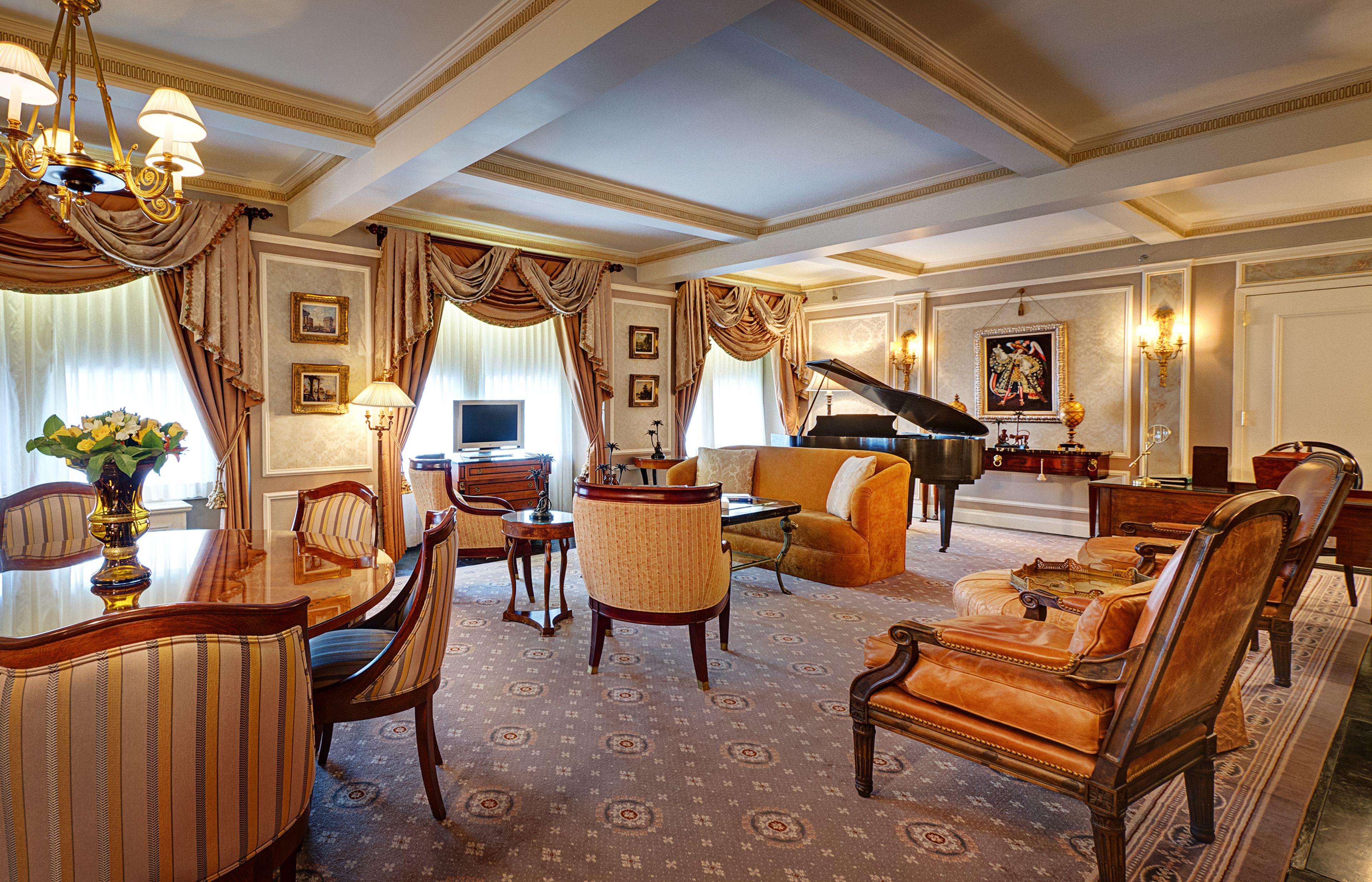 Hotel Elysee By Library Collection New York