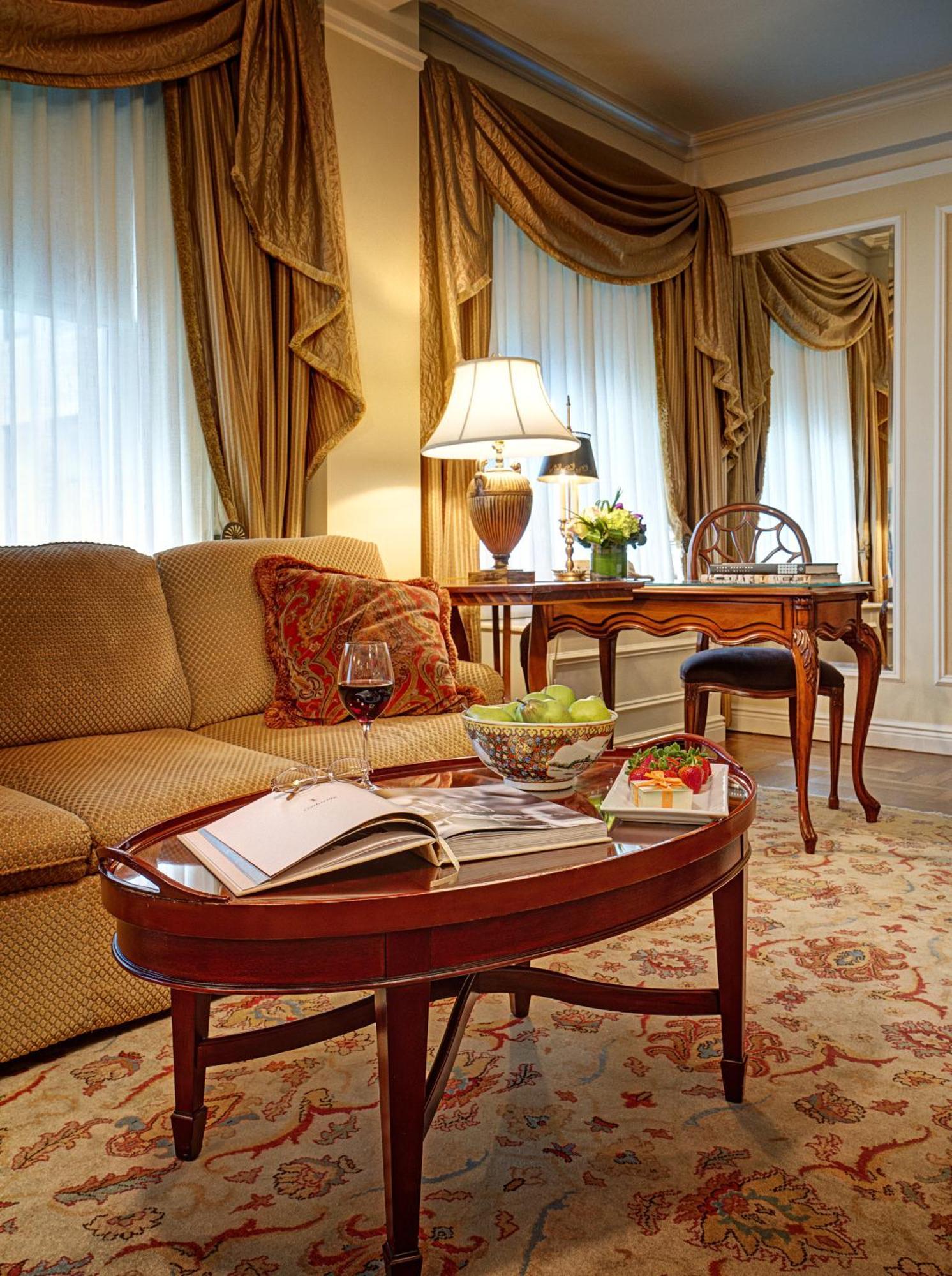 Hotel Elysee By Library Collection 4*