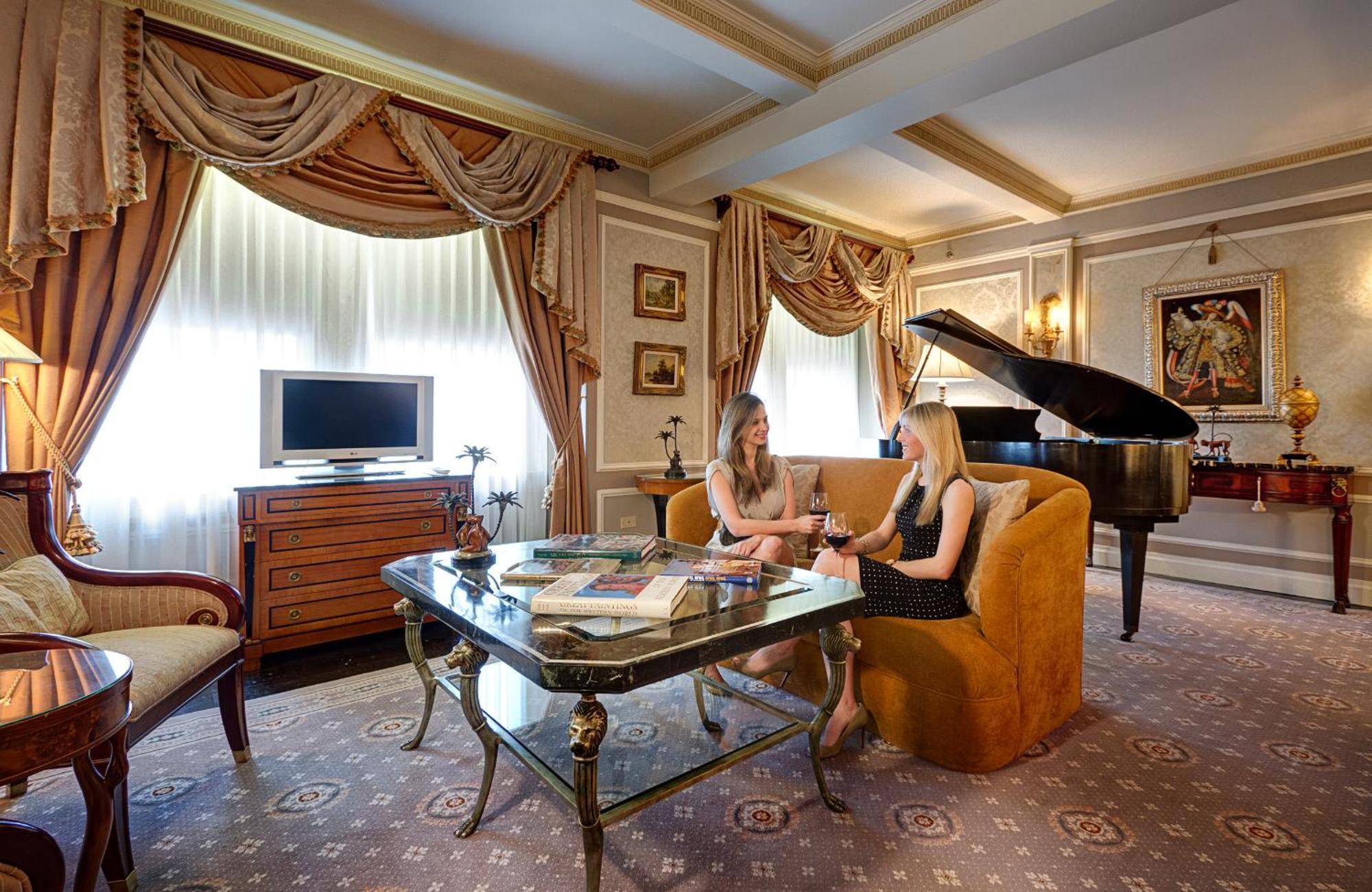 Elysee By Library Collection Hotel