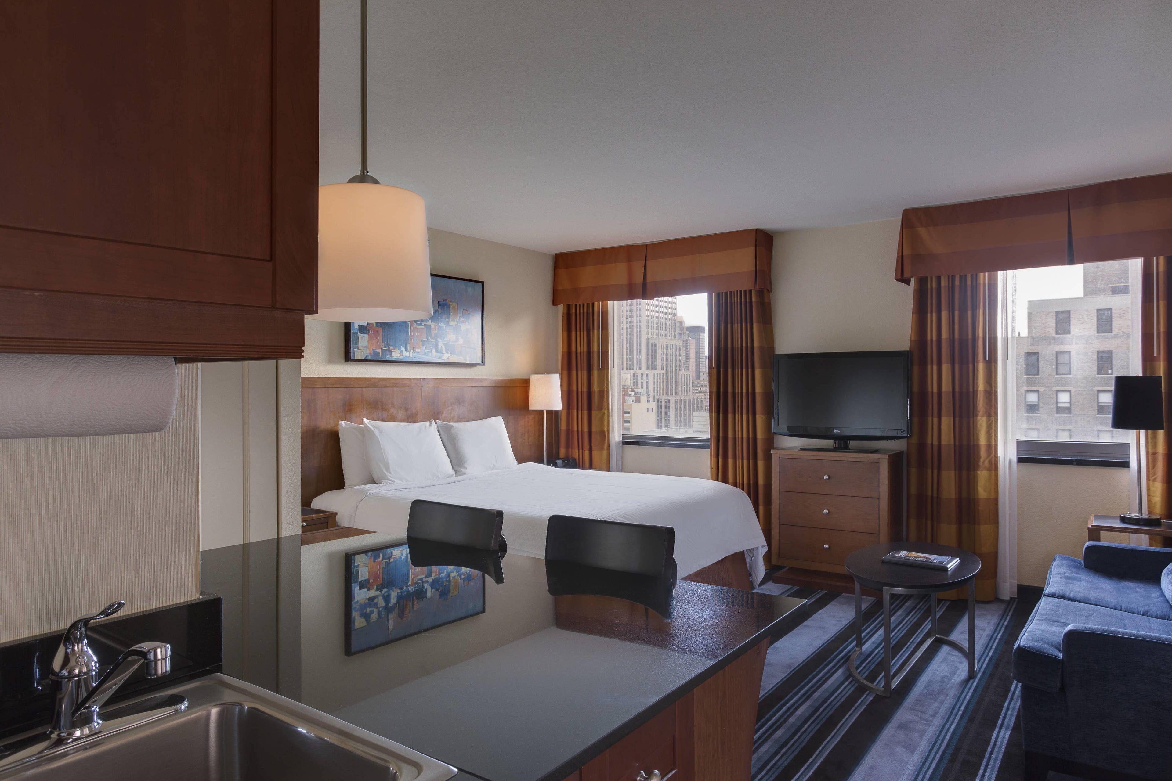 By Marriott Manhattan/times Square Hotel 4*