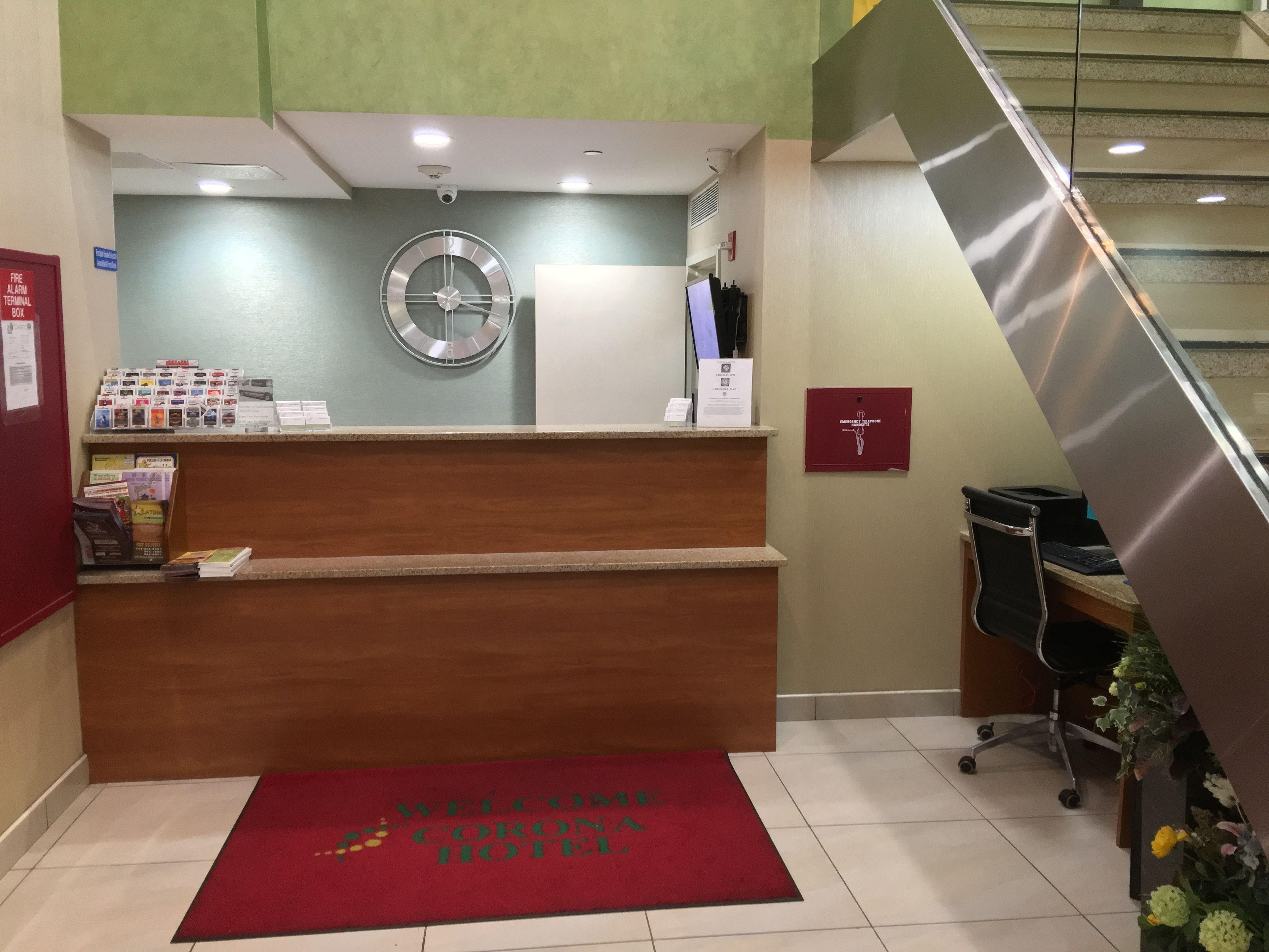 - Laguardia Airport Hotel New York