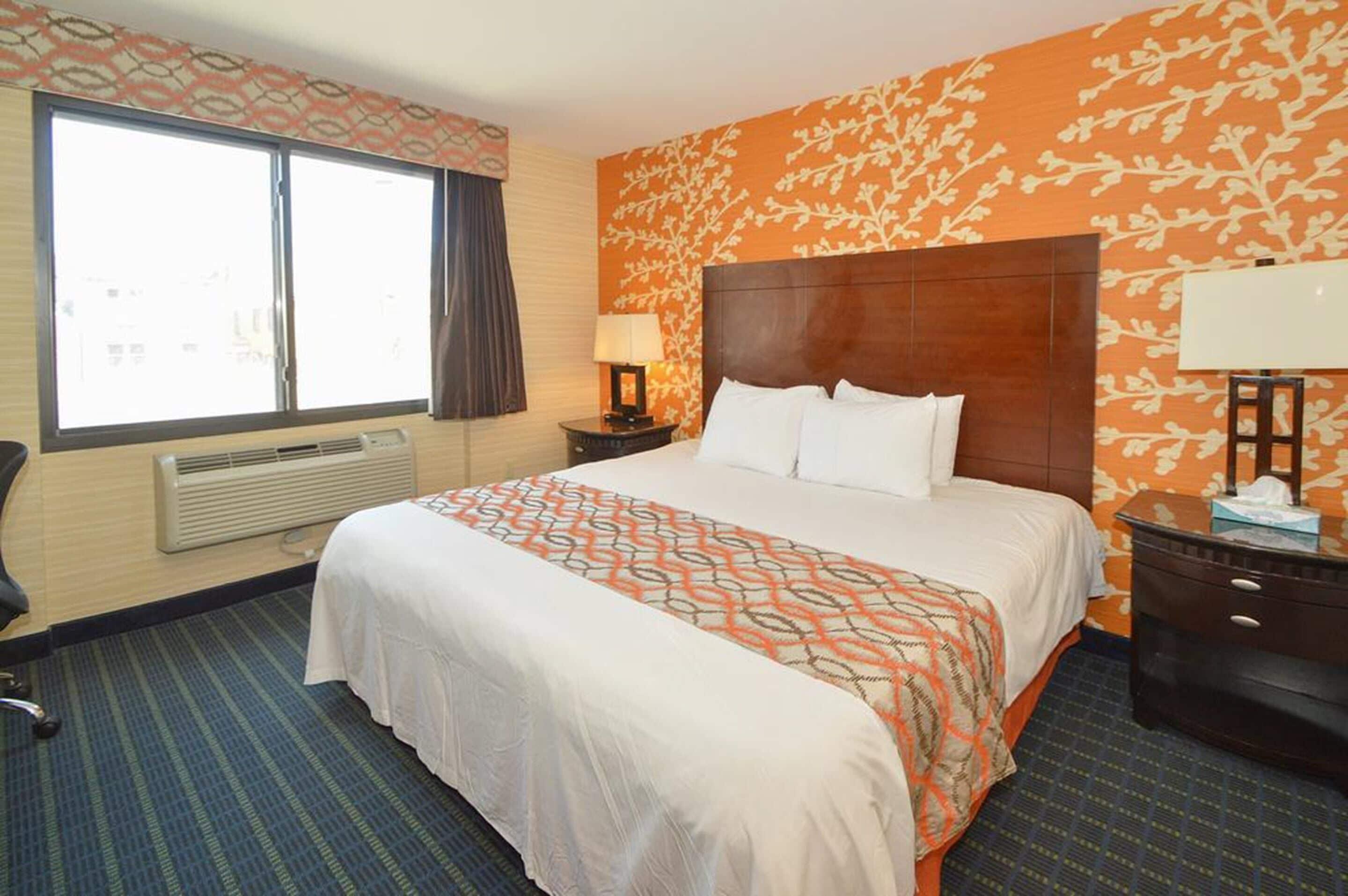 - Laguardia Airport Hotel New York