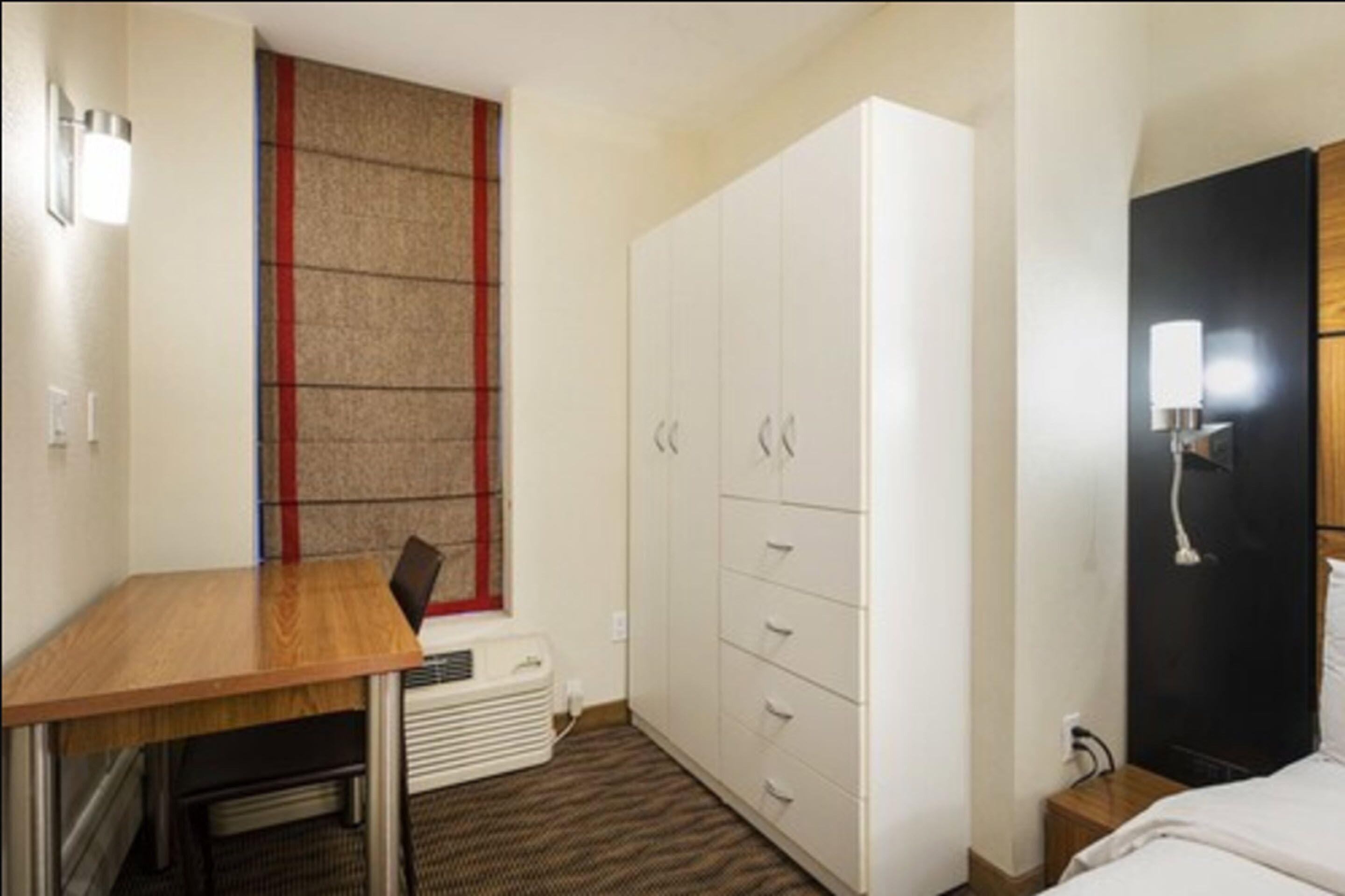 Hotel Five44