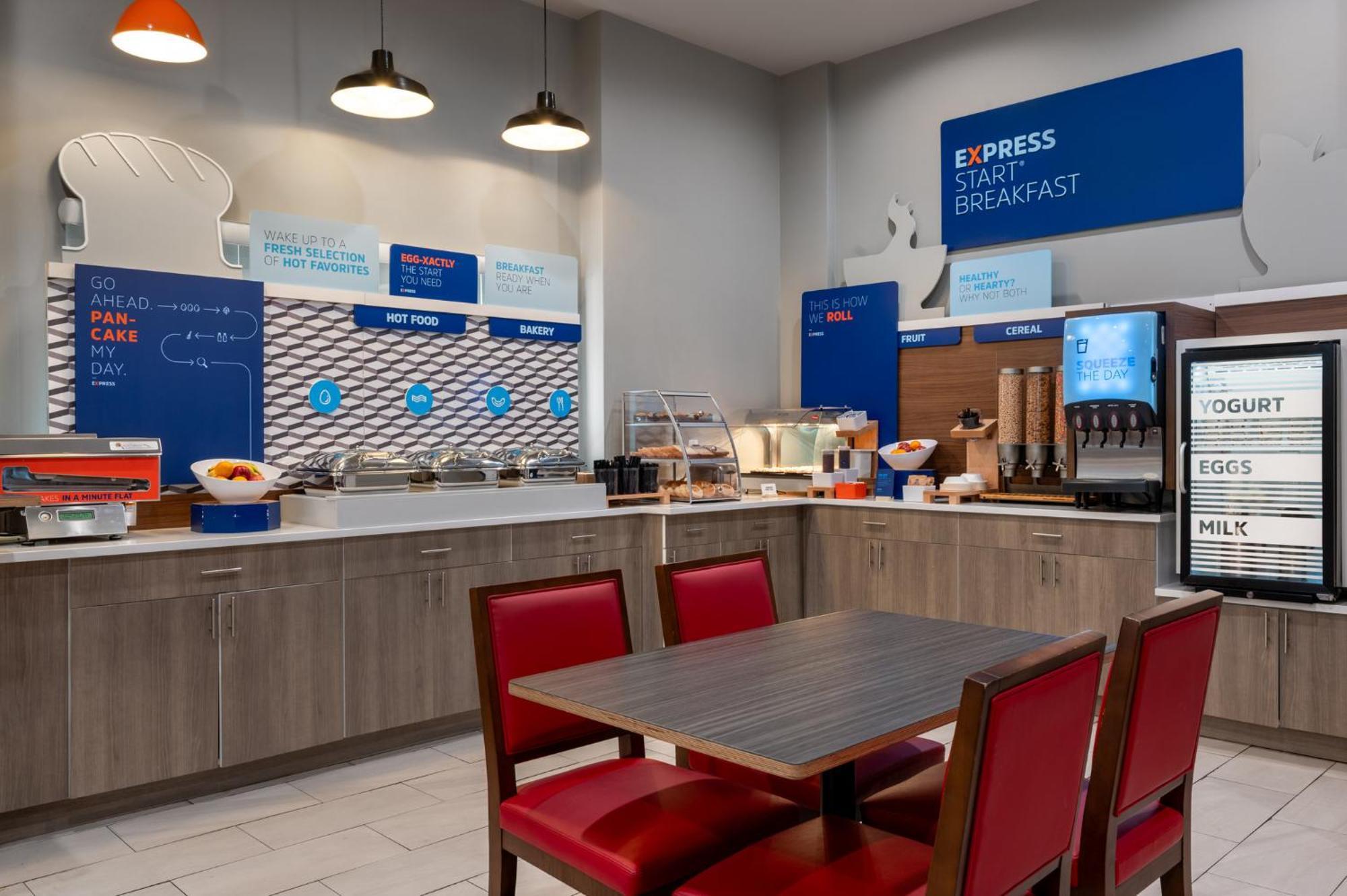 Hotel Express & Bronx - Zoo Area By Ihg New York