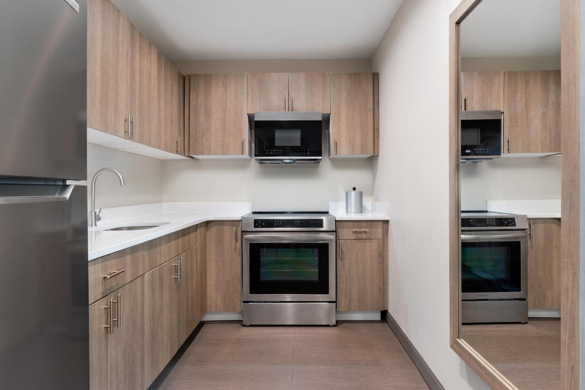 Express & Bronx - Zoo Area By Ihg Hotel New York