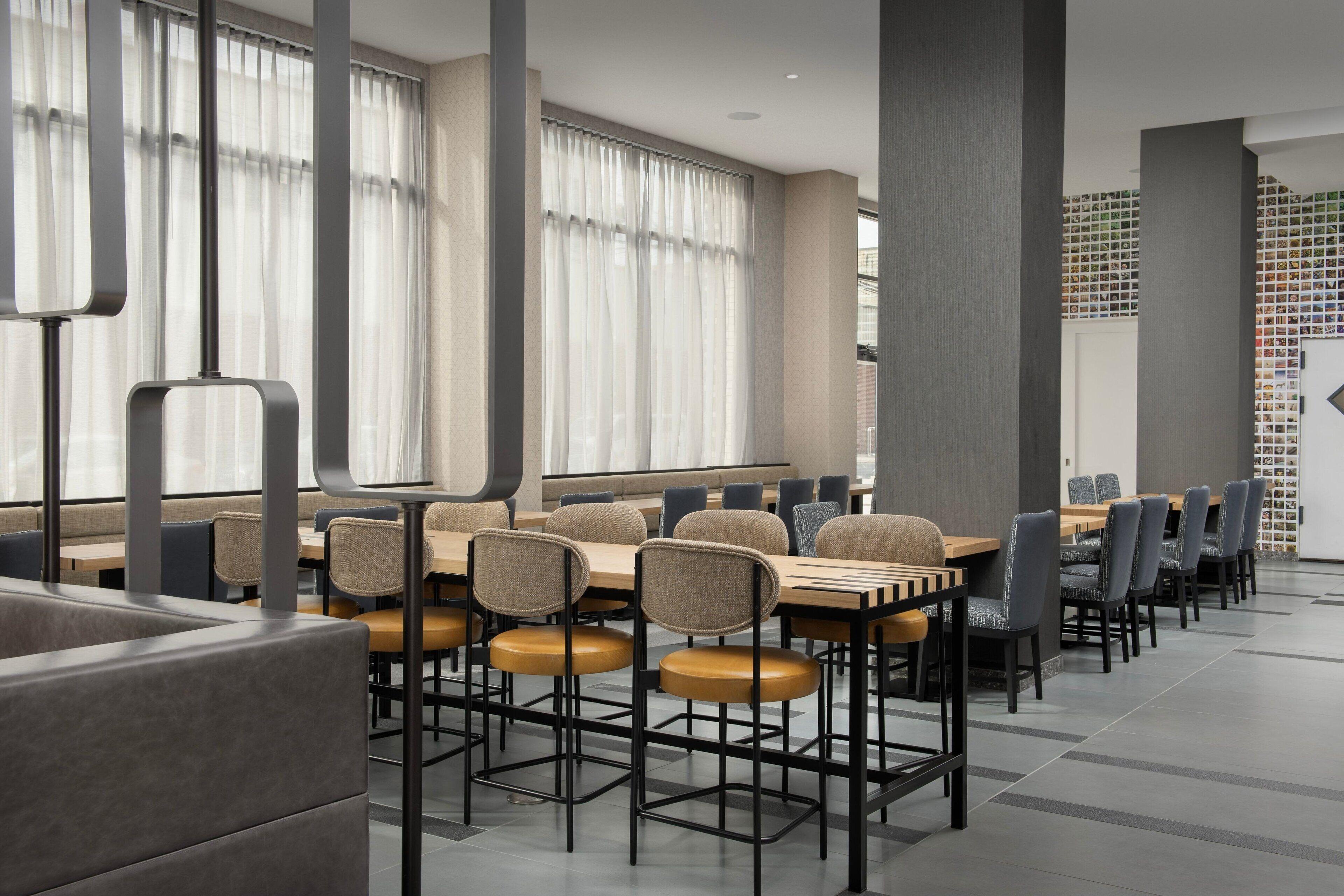 Springhill By Marriott Queens Hotel 3*