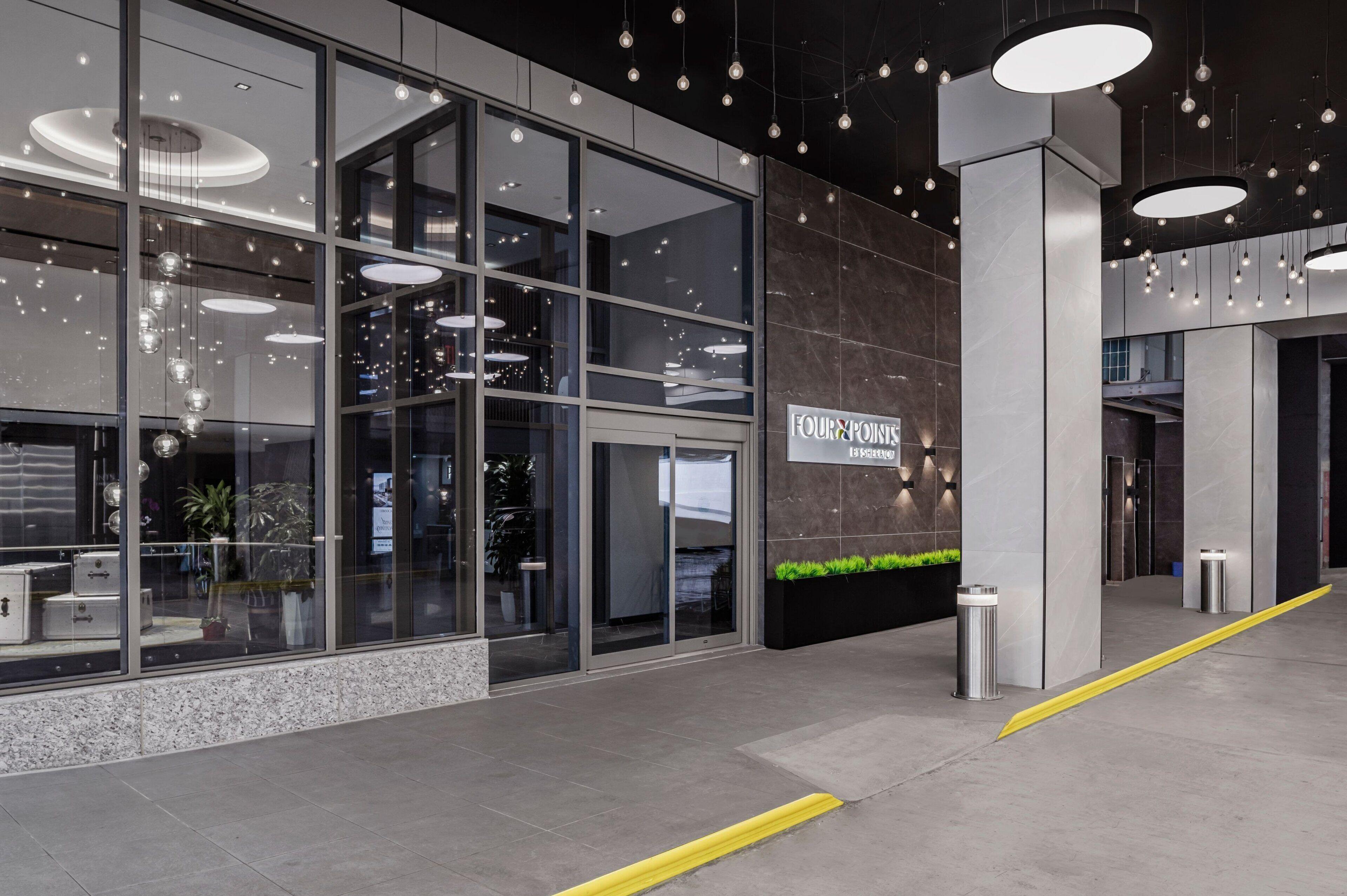 Hotel Four Points By Sheraton Flushing 4*