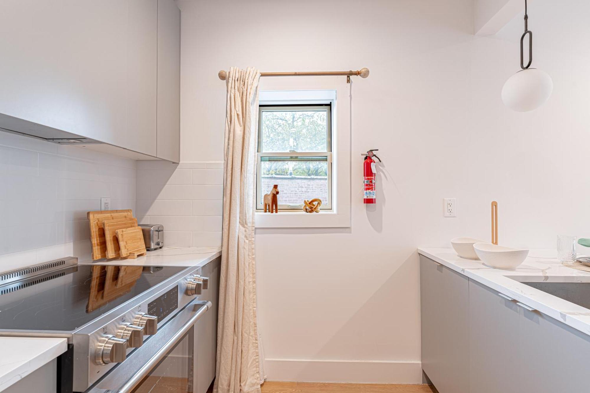Scandinavian In Brooklyn W Balcony Near Park Apartment *