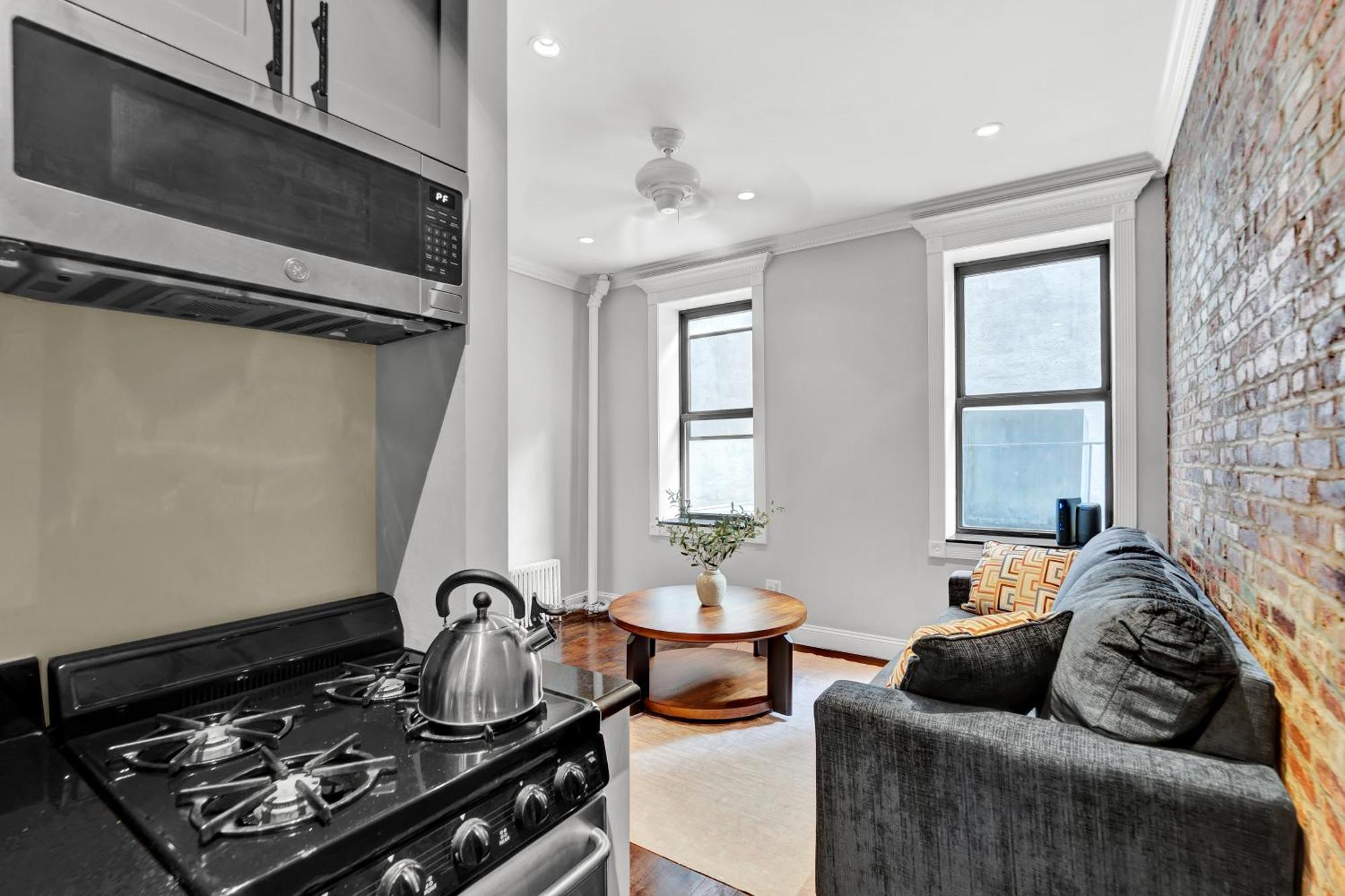 Gramercy - 3br 2ba Modern *