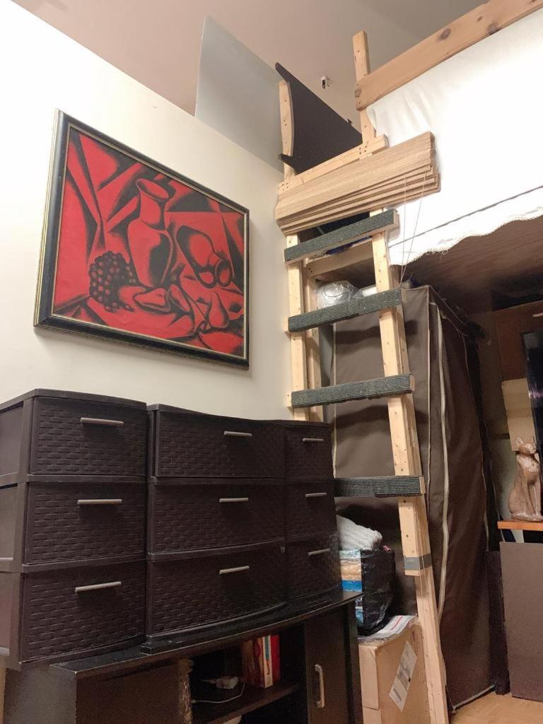 Near Seaport In Chinatown Apartment