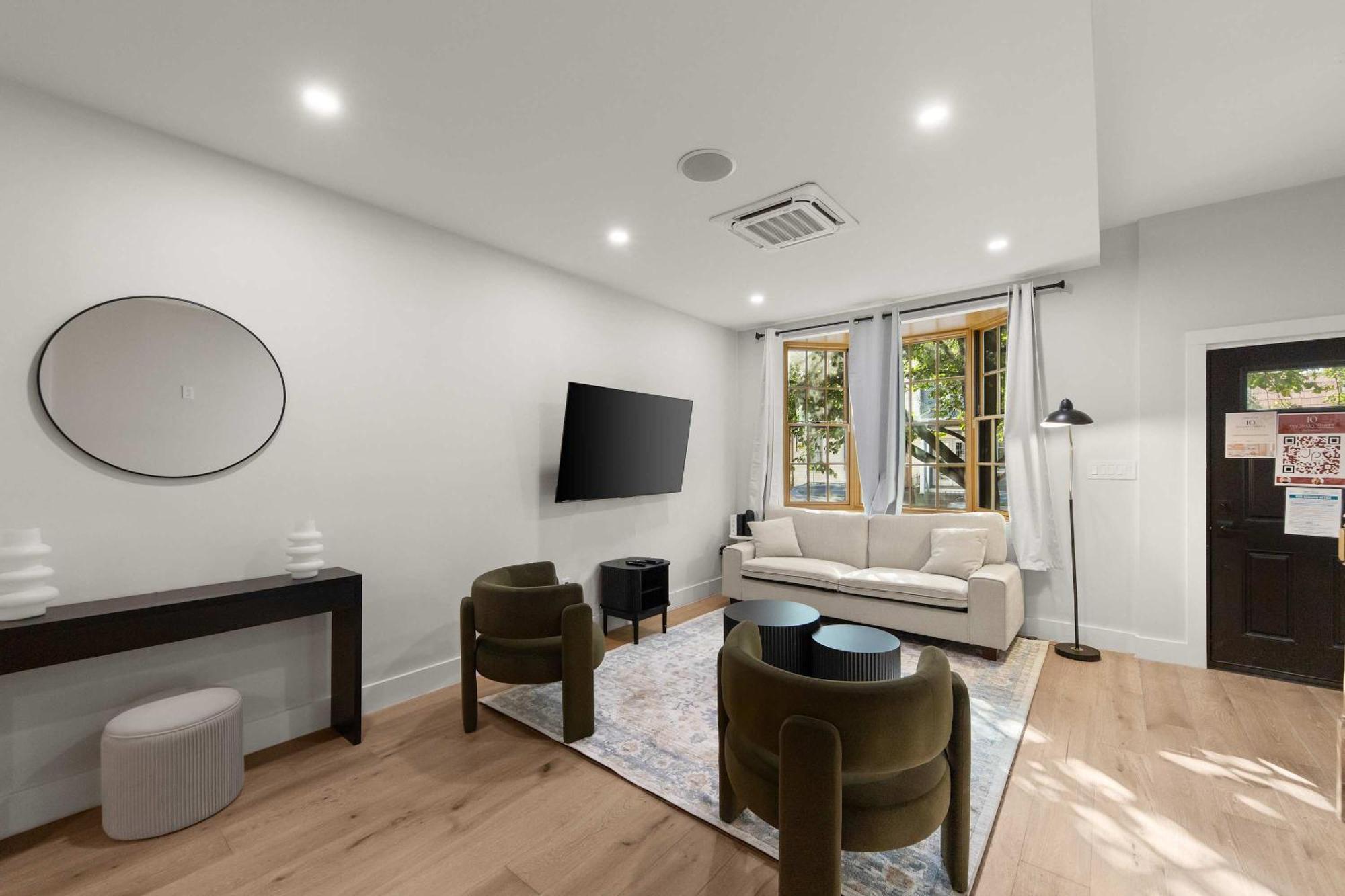 10-1 Stylish Townhouse Oasis In Greenpoint Holiday home