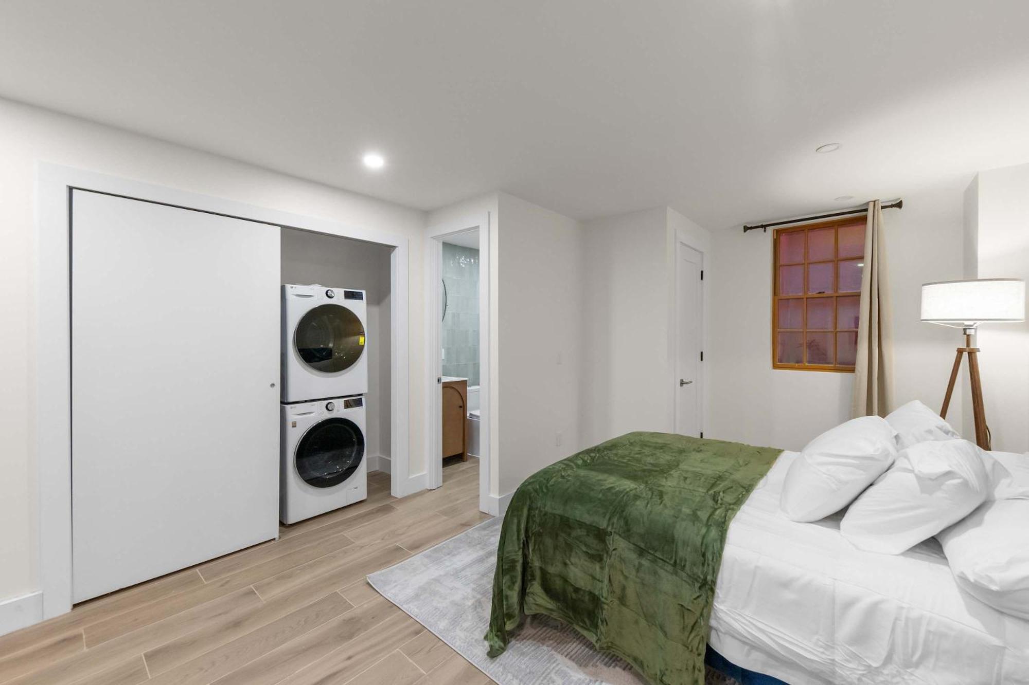 10-1 Stylish Townhouse Oasis In Greenpoint Holiday home *