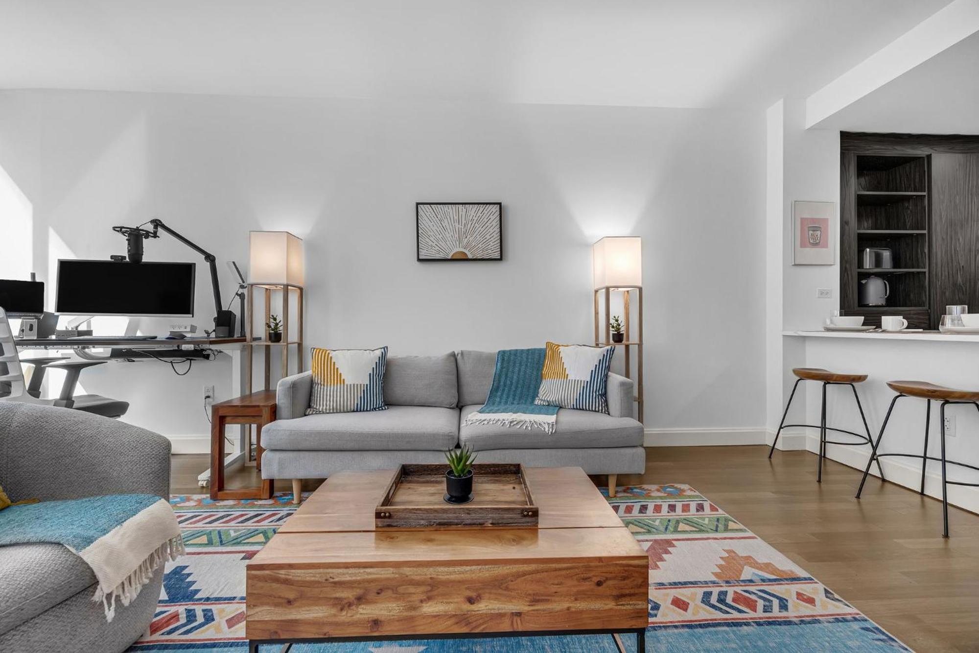 Fidi 1 Bedroom W Work Setup By Anyplace - 11687