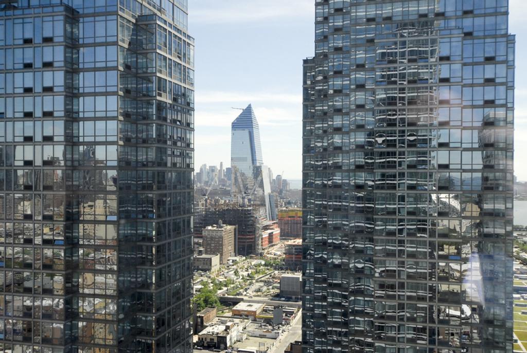 Global Luxury At Sky Apartment