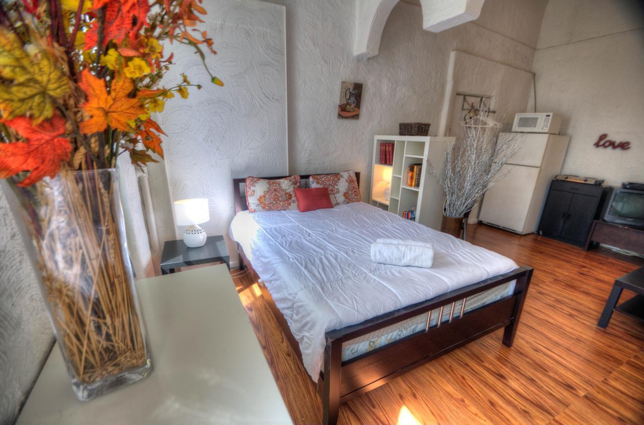 Chelsea Art Hostel *