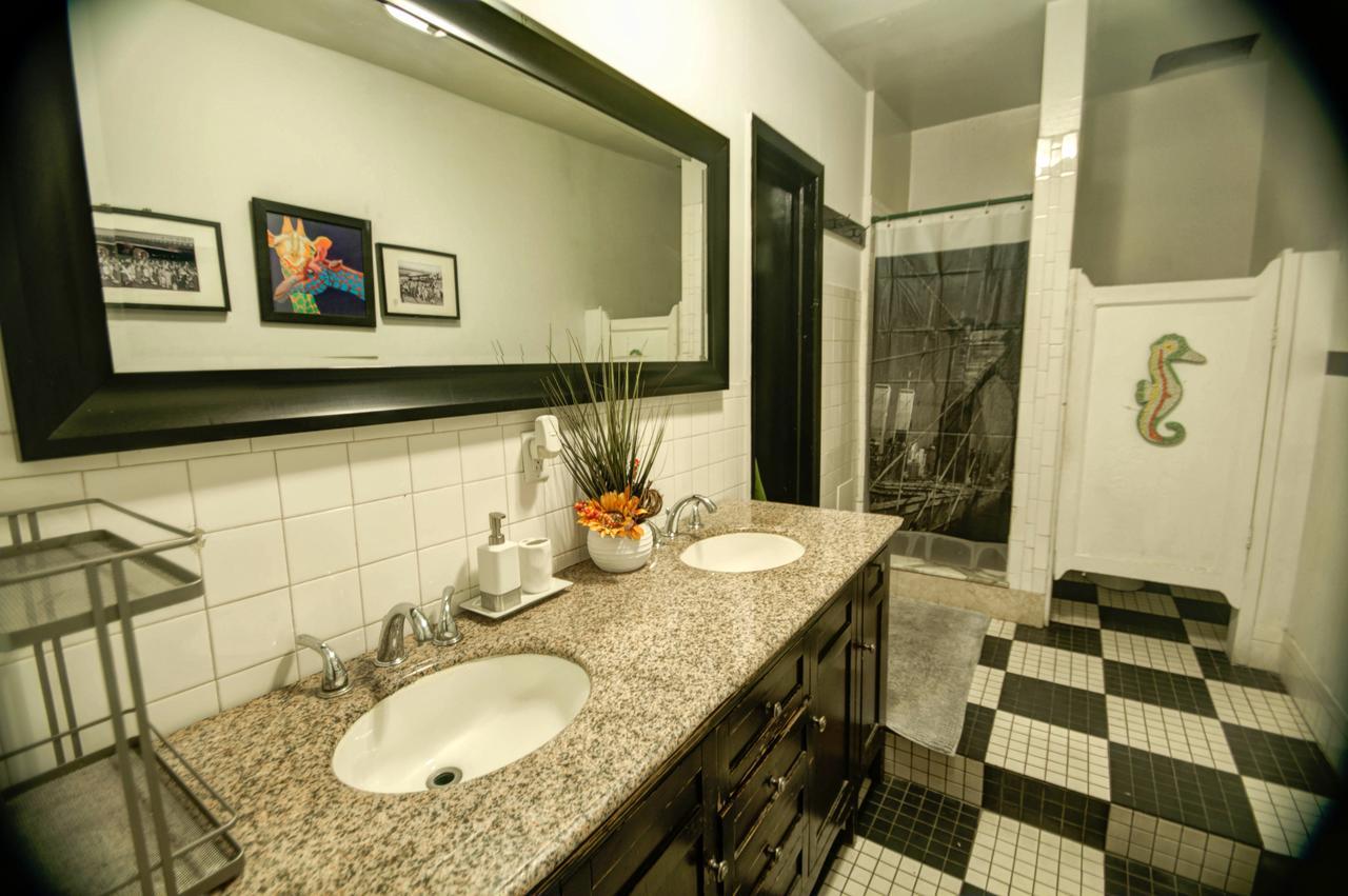 Chelsea Art Hostel *