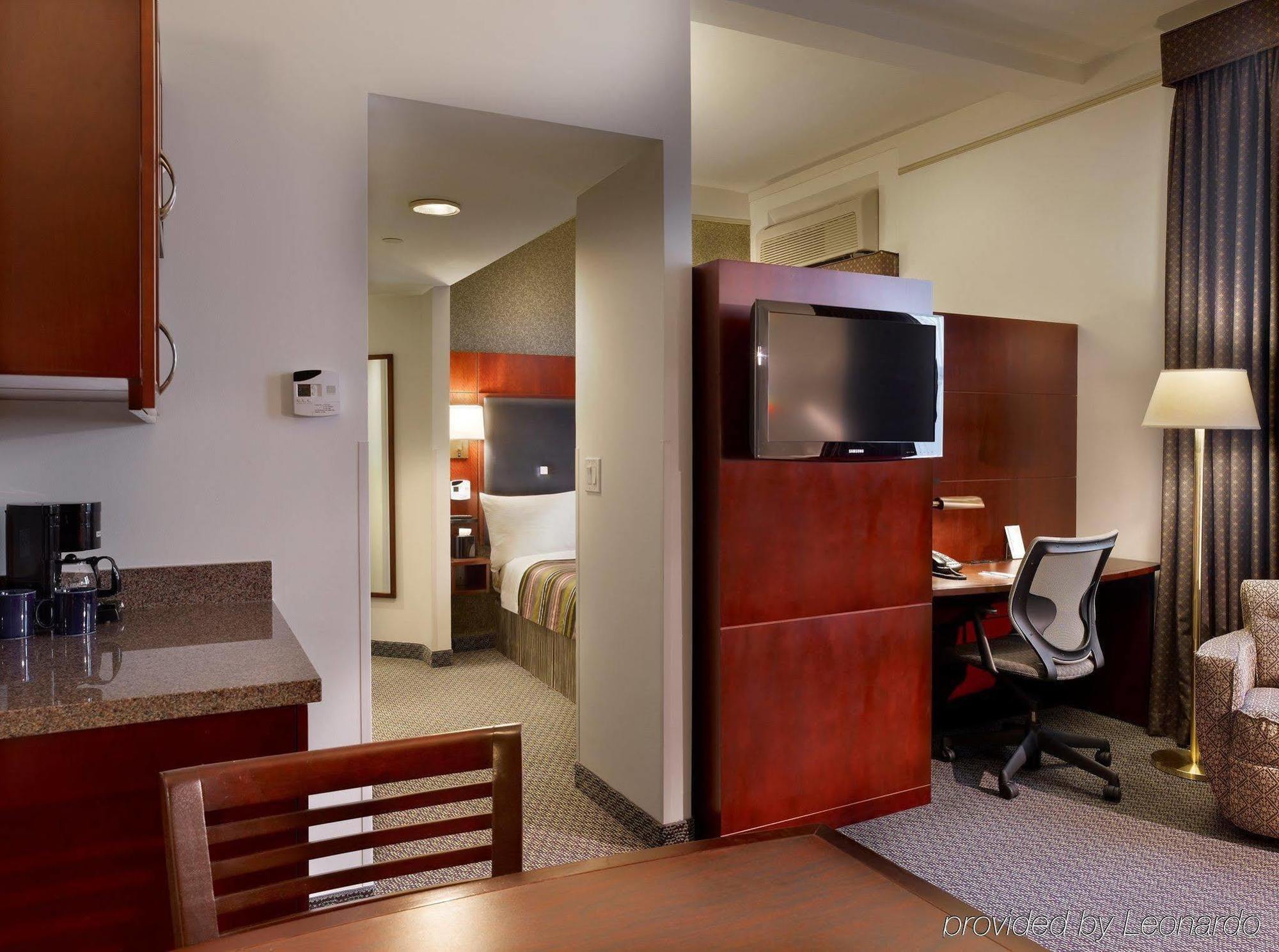 Radisson Street Hotel 4*