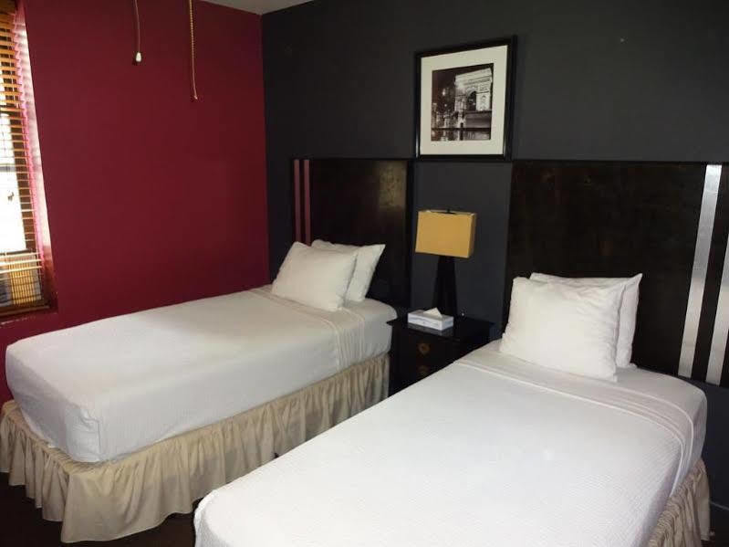 Hostel Broadway &