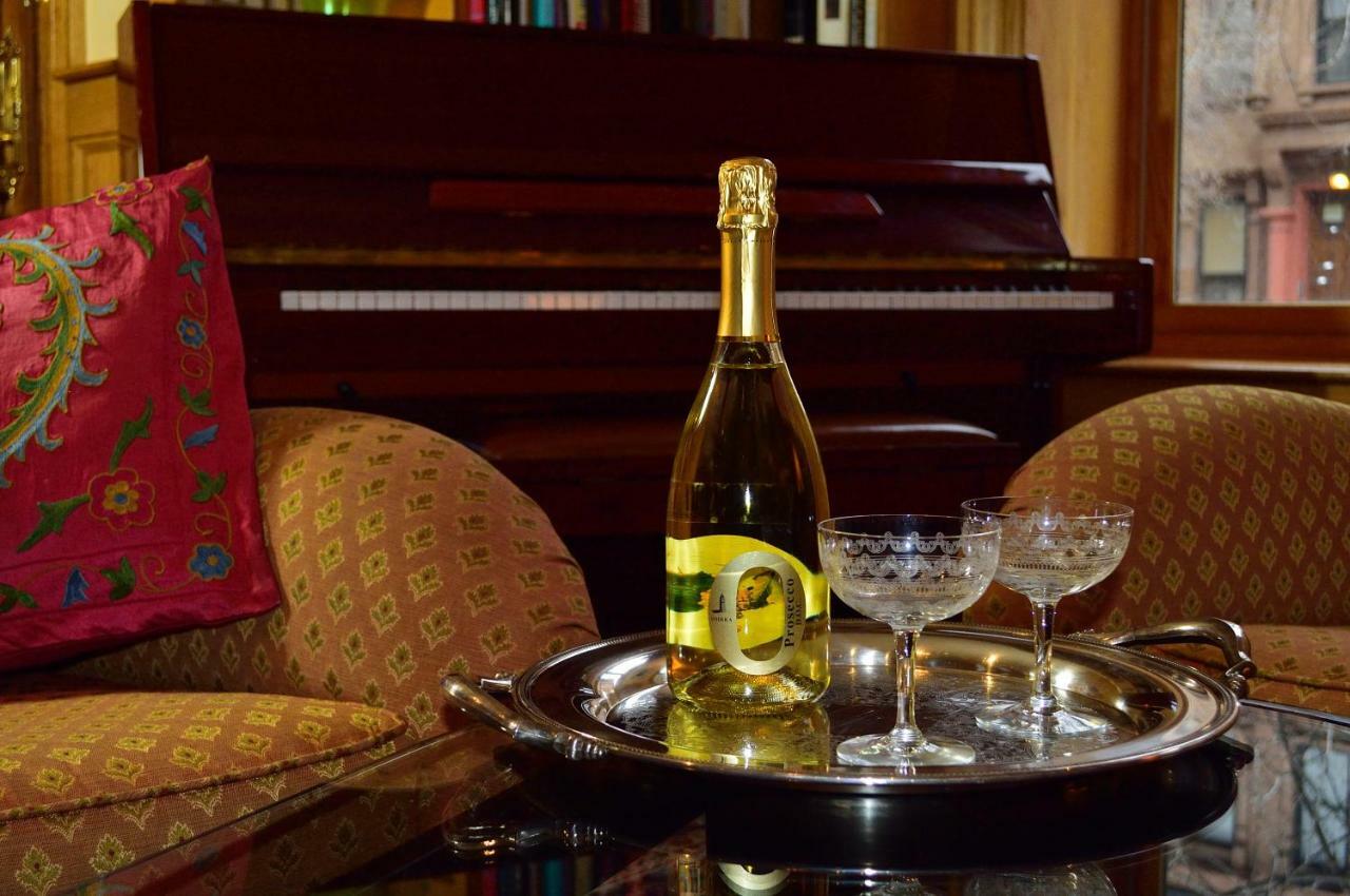 Harlem Jazz Getaway Mansion. Ferienhaus New York