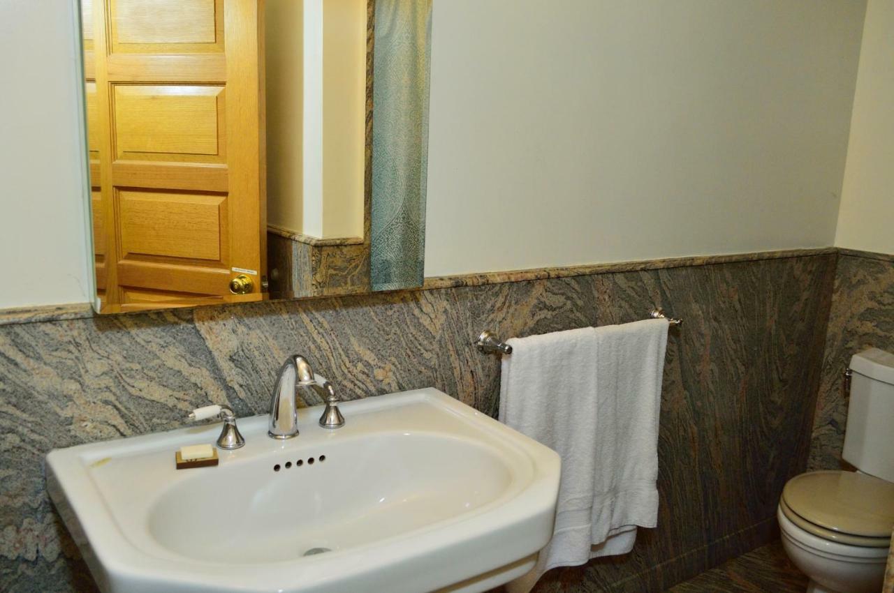 Harlem Jazz Getaway Mansion. Ferienhaus *
