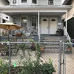 Classical American House 3 *