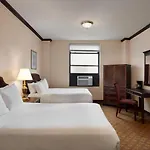 Hotel Night Broadway 3*