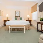 Hotel Roger Smith