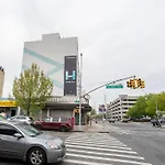 Hotel Ninety Five Fordham / St. Barnabas Hospital