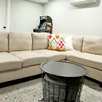 Brooklyn Retreat-ideal Getaway/movie Or Game Night