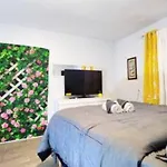 2 Bedroom Relaxation Of Staten Island