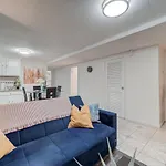 Wonderful Getaway In Canarsie Brooklyn With Parking