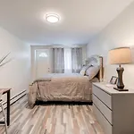 Wonderful Getaway In Canarsie Brooklyn With Parking