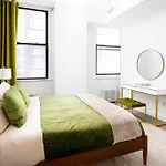 Stylish 2Bd/1.5Ba With The Rooftop Access And In-Building Gym