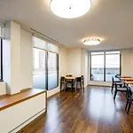 Ues 2br W Wd Gym Doorman Nr Cooper Hewitt Nyc-1117