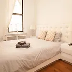 Three Bedroom Unique Apartment In West Side