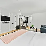 Luxe Studio Ste In Upper East Side With Charming Juliet Balcony