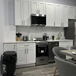 Big Apple Duplex - 5 Bedrooms 3 Bathroom W/ Backyard * Rare Find*