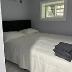 Big Apple Duplex - 5 Bedrooms 3 Bathroom W/ Backyard * Rare Find*