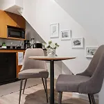 Central 2Br - Walking Distance To Times Square